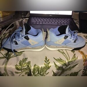 Jordan 4 TD RETRO UNIVERSITY BLUE SIZE 8c